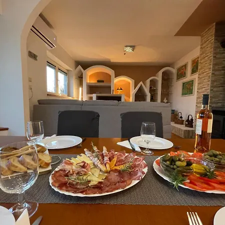 Kuca Za Odmor Alfis - Holiday home Jezera