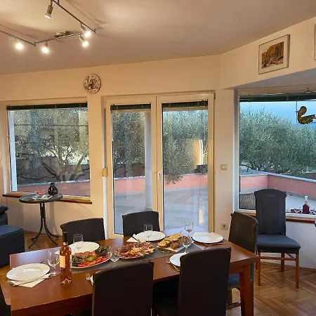 Holiday home Kuca Za Odmor Alfis - Jezera