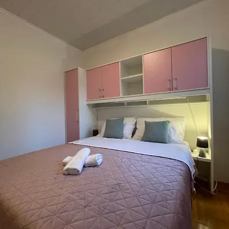 Holiday home Kuca Za Odmor Alfis - Jezera