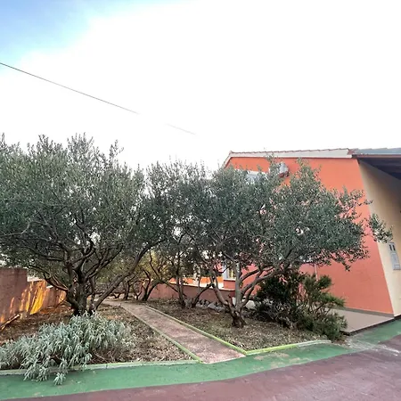 Holiday home Kuca Za Odmor Alfis - *