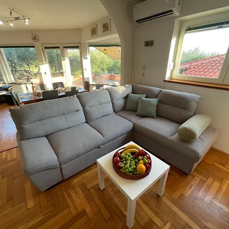 Holiday home Kuca Za Odmor Alfis -
