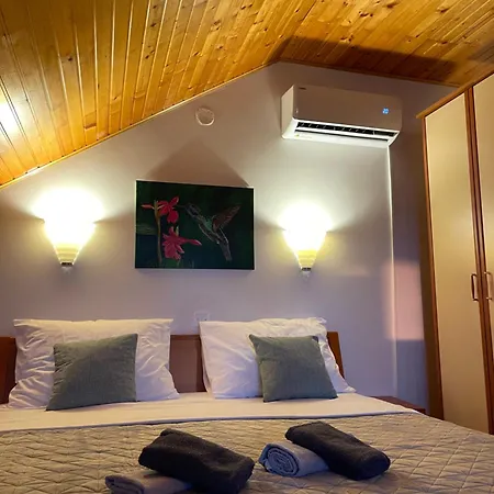 Vakantiehuis Kuca Za Odmor Alfis - Jezera