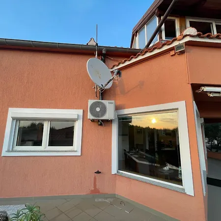 펜션 Kuca Za Odmor Alfis - 제제라