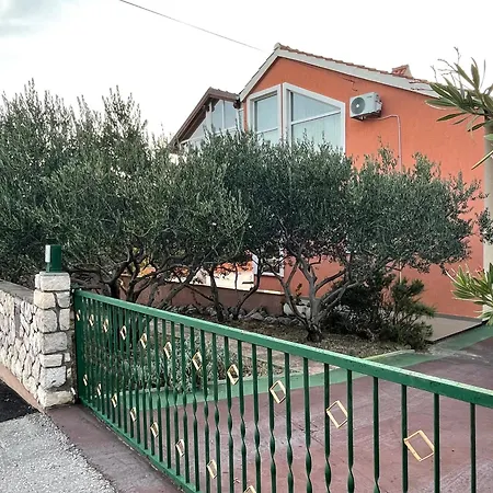 Holiday home Kuca Za Odmor Alfis - Jezera