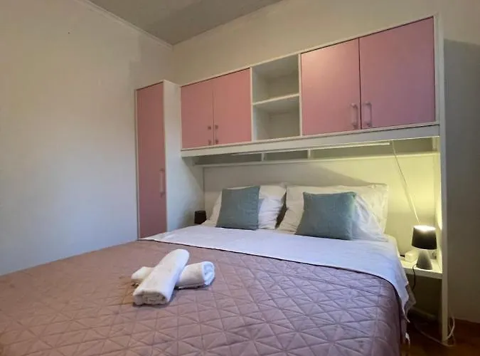 펜션 Kuca Za Odmor Alfis - 제제라