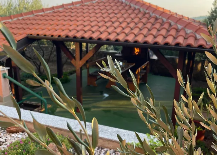 Kuca Za Odmor Alfis - Vakantiehuis Jezera