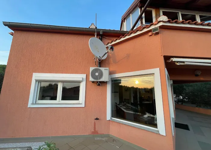 펜션 Kuca Za Odmor Alfis - 제제라